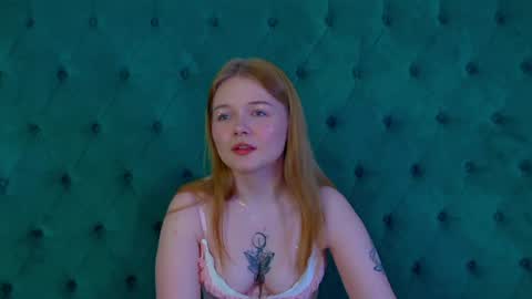 elinavale online show from April 16, 6:29 pm