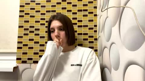 Elisa online show from October 15, 7:16 pm