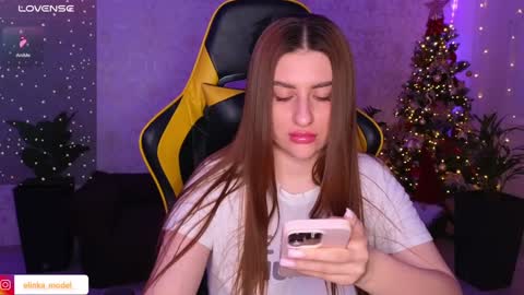 Elina online show from December 22, 7:10 pm