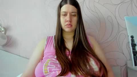 Snapshot of elisa_kollin chatting on February 7, 10:40 am Aletta Oushen online show from February 7, 10:40 am