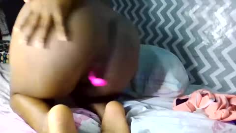 elisandry2 online show from September 16, 4:42 am