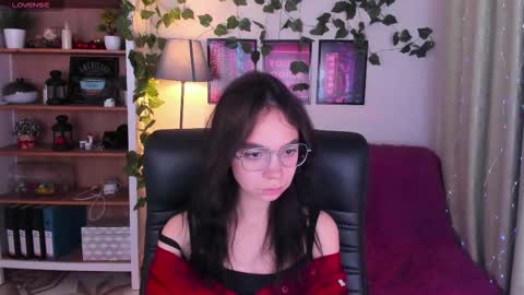 Elise online show from October 6, 4:12 pm