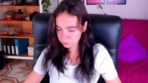 Elise online show from September 21, 4:05 pm