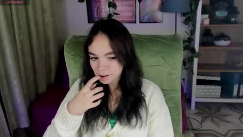 Elise online show from November 4, 4:23 pm