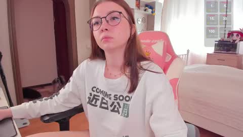 Elise    online show from February 21, 9:45 am