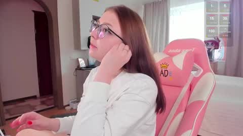 Elise    online show from February 14, 9:34 am