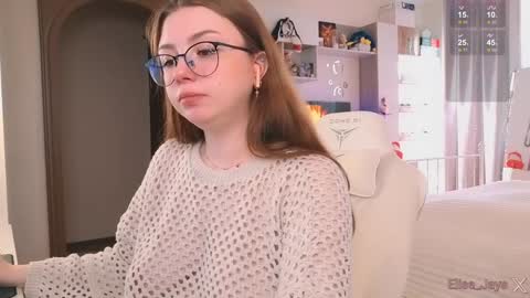 Elise    online show from October 3, 1:05 pm