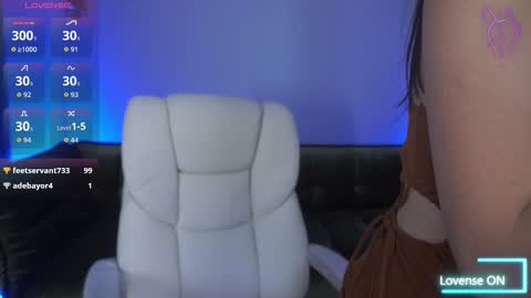 Snapshot of elisevelour chatting on September 21, 5:22 pm elisevelour online show from September 21, 5:22 pm