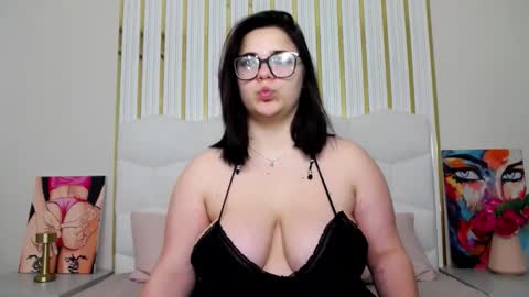Snapshot of eliss_stoun chatting on September 16, 5:04 am Eliss online show from September 16, 5:04 am