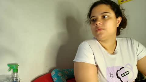 Snapshot of elisuarez_ chatting on October 27, 7:37 am Eliss online show from October 27, 7:37 am