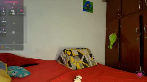 Snapshot of elisuarez_ chatting on October 9, 7:34 am Eliss online show from October 9, 7:34 am