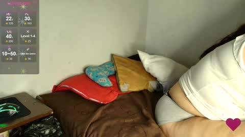 Snapshot of elisuarez_ chatting on October 29, 8:29 am Eliss online show from October 29, 8:29 am