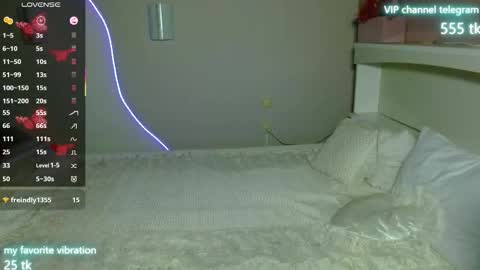 Eliz online show from October 1, 11:09 pm