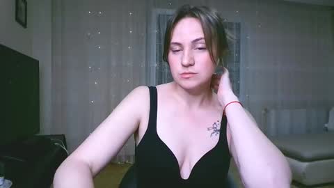 Elizabeth online show from March 13, 8:54 pm