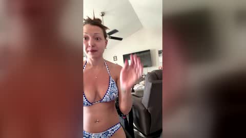 elizabeth77769 online show from March 29, 10:31 pm