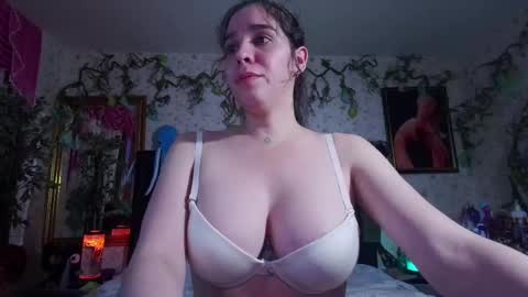 Snapshot of elizabeth77_ chatting on September 30, 9:19 pm Elizabeth online show from September 30, 9:19 pm