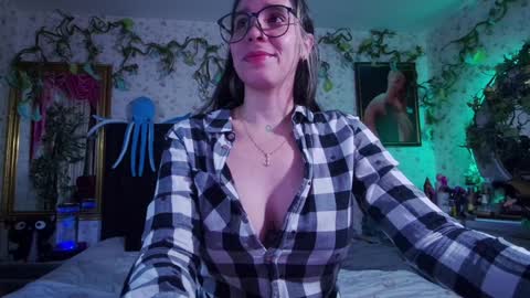 Elizabeth online show from February 6, 10:14 am