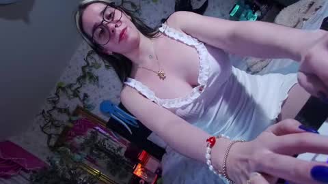 Snapshot of elizabeth77_ chatting on September 29, 8:03 pm Elizabeth online show from September 29, 8:03 pm