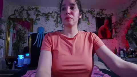 Elizabeth online show from March 4, 10:24 am