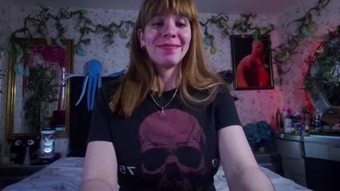 Elizabeth online show from February 3, 9:07 pm