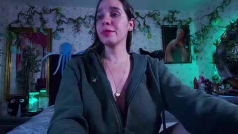 Elizabeth online show from February 10, 9:58 pm