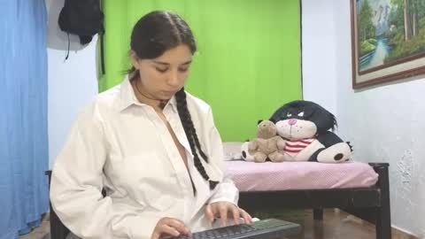 Snapshot of elizabeth_evanz chatting on December 29, 1:56 am elizabeth online show from December 29, 1:56 am