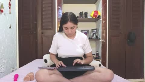 Snapshot of elizabeth_evanz chatting on February 6, 6:24 pm elizabeth online show from February 6, 6:24 pm