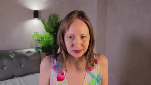 Elizabeth online show from March 12, 9:01 am