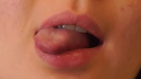 Snapshot of elizabethennals chatting on September 18, 6:50 pm Elizabeth online show from September 18, 6:50 pm