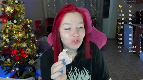 Snapshot of elizabethflowerr chatting on December 6, 1:29 am Eli online show from December 6, 1:29 am