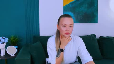elizabethholt online show from October 13, 5:32 am