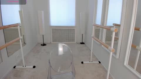 elizabethmad online show from September 25, 7:18 am