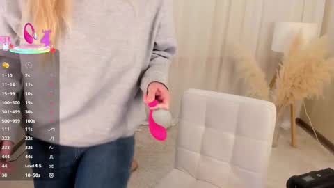 elizabethmad online show from October 27, 7:04 am