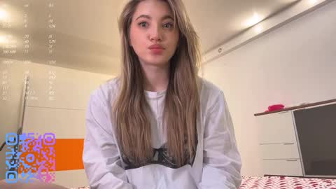 Mia online show from February 20, 5:03 pm