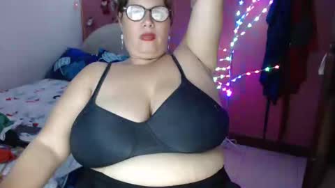 Elizabeth online show from December 31, 8:45 pm