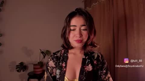 Snapshot of elizabethz chatting on October 12, 11:40 pm Tuli online show from October 12, 11:40 pm