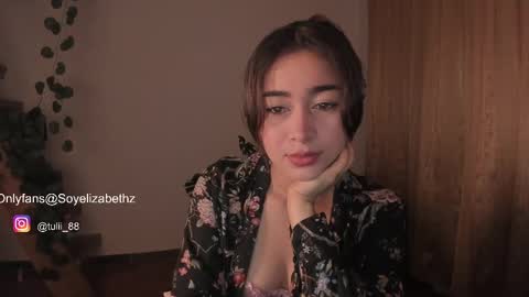 Snapshot of elizabethz chatting on October 28, 12:16 am Tuli online show from October 28, 12:16 am