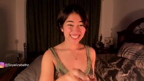 Snapshot of elizabethz chatting on March 5, 2:36 am Tuli online show from March 5, 2:36 am