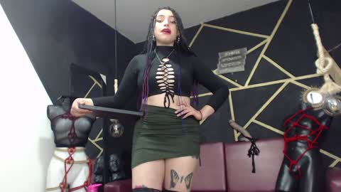   online show from December 7, 3:08 pm
