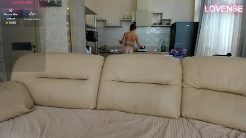 Eliz                               online show from February 22, 9:12 am