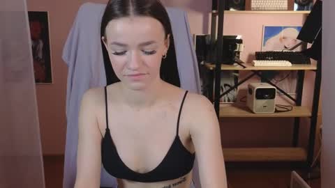 Snapshot of elizzza_ chatting on October 11, 5:45 am elizzza_ online show from October 11, 5:45 am