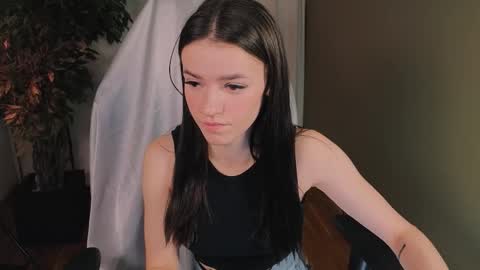 Snapshot of elizzza_ chatting on October 24, 5:47 am elizzza_ online show from October 24, 5:47 am