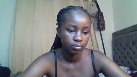 ella8_ online show from July 28, 7:39 pm