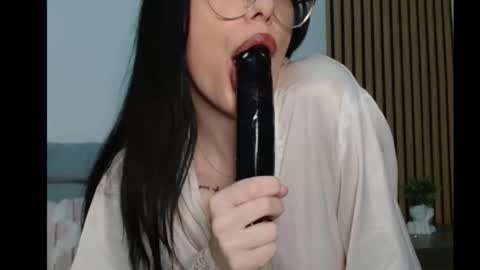 Snapshot of ella_chloe chatting on October 11, 9:28 pm Chloe online show from October 11, 9:28 pm