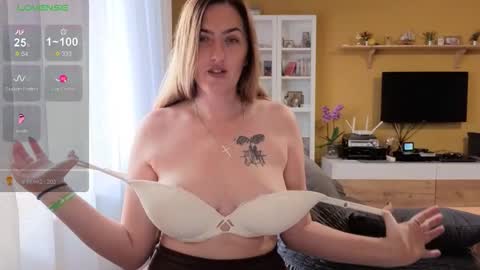 Ella  Max online show from November 6, 6:52 am