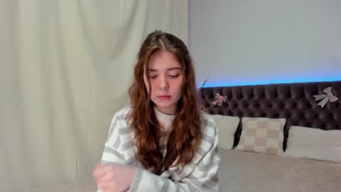Ella Mayers online show from February 14, 10:14 pm