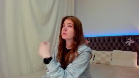 Ella Mayers online show from February 16, 9:48 pm