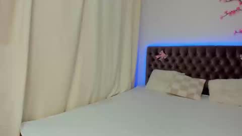 Ella Mayers online show from October 17, 12:41 pm