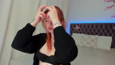 Ella Mayers online show from October 18, 12:52 pm