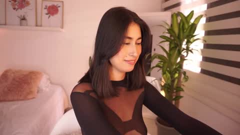 ELLA OWEN online show from November 22, 2:31 pm